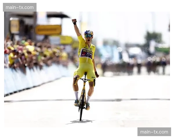 E3经典赛侧记：范德普尔在关键爬坡发动进攻，仅范阿尔特能够跟上