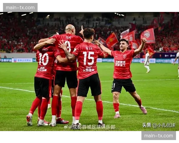 武汉三镇对阵成都蓉城，卫冕冠军挑战联赛领头羊